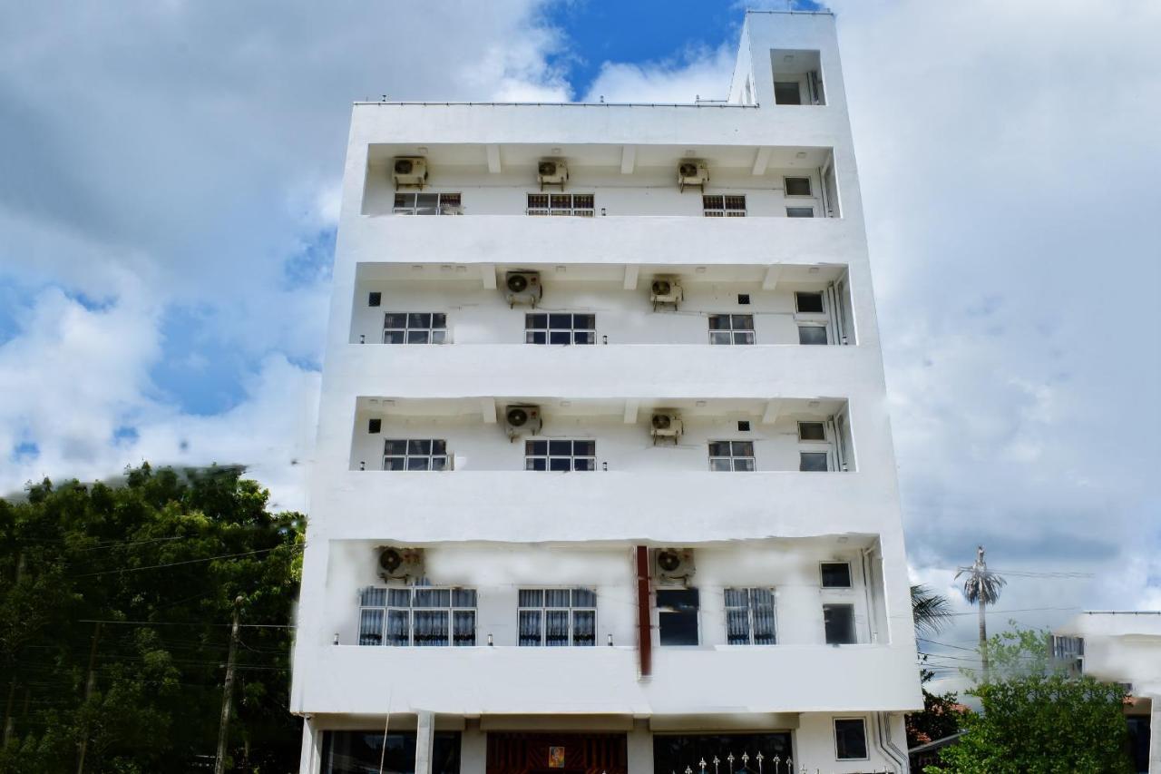 Mallika Resort Trincomalee Eksteriør billede