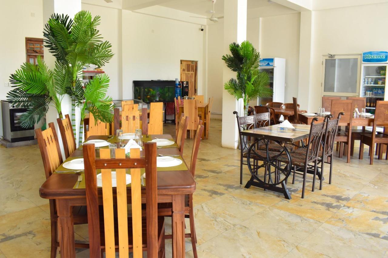 Mallika Resort Trincomalee Eksteriør billede